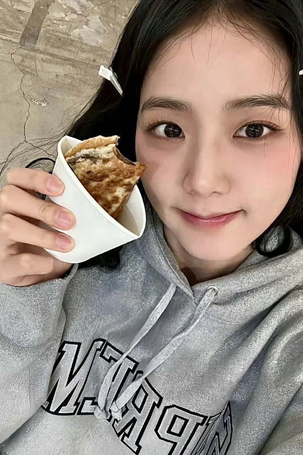 ảnh jisoo cute 32