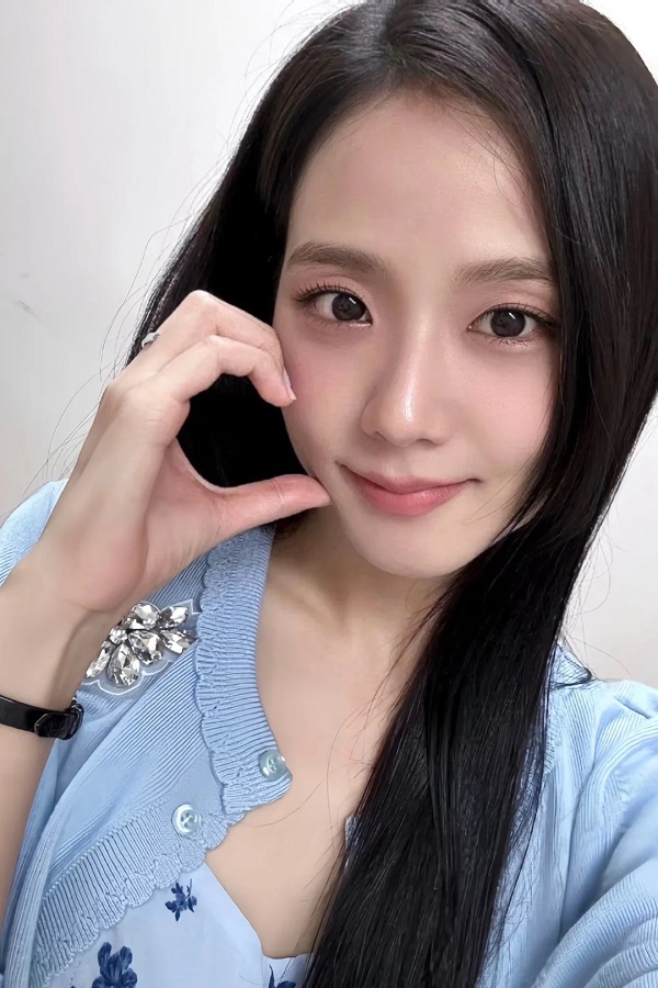 ảnh jisoo cute 33