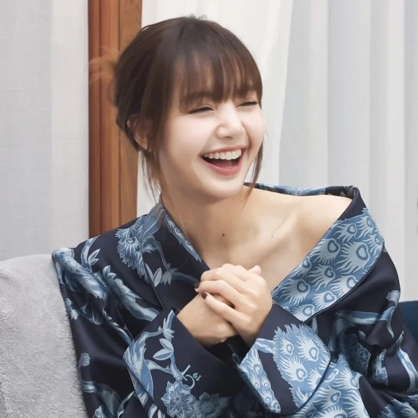 ảnh lisa cute  12