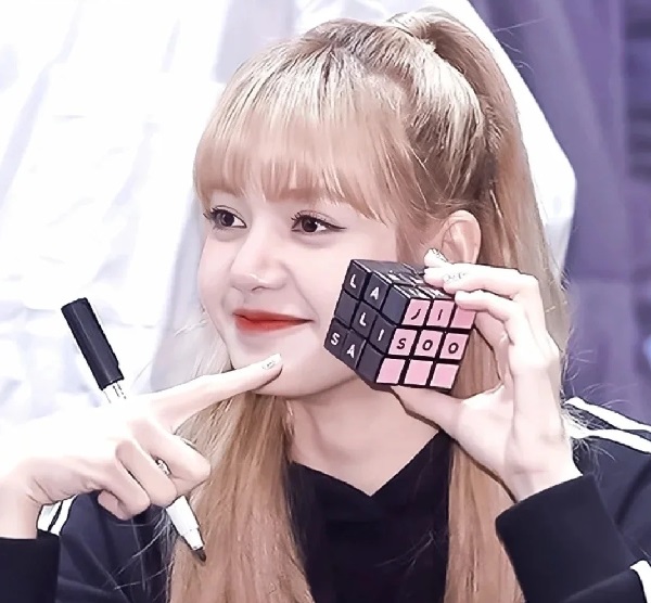 ảnh lisa cute 14