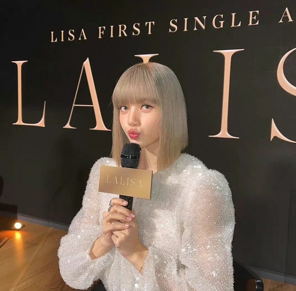 ảnh lisa cute 19