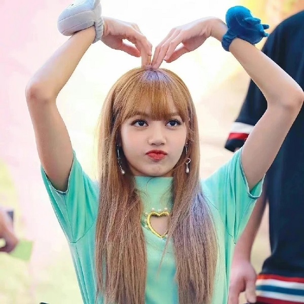 ảnh lisa cute 33