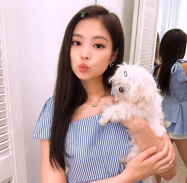 jennie cute 32