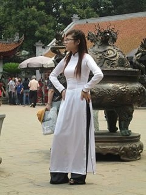 meme chống nạnh 16