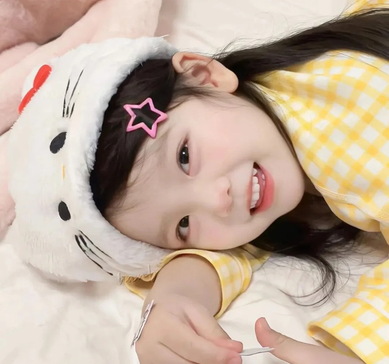 ảnh bé gái đáng yêu 24