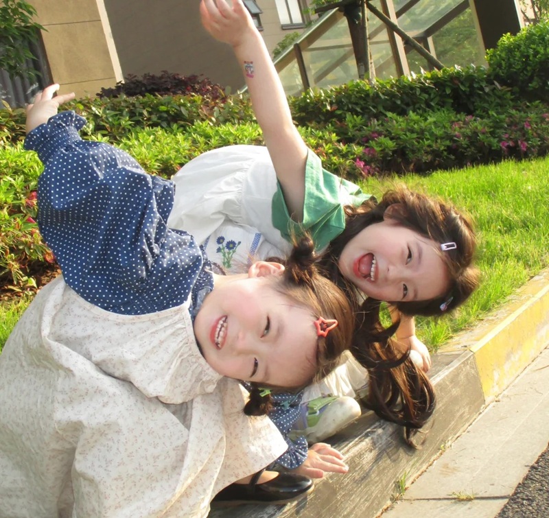 hình ảnh đôi bạn thân nữ cute 3