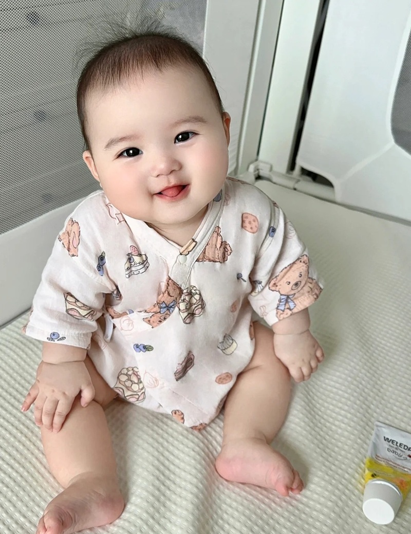 hình ảnh em bé dễ thương 