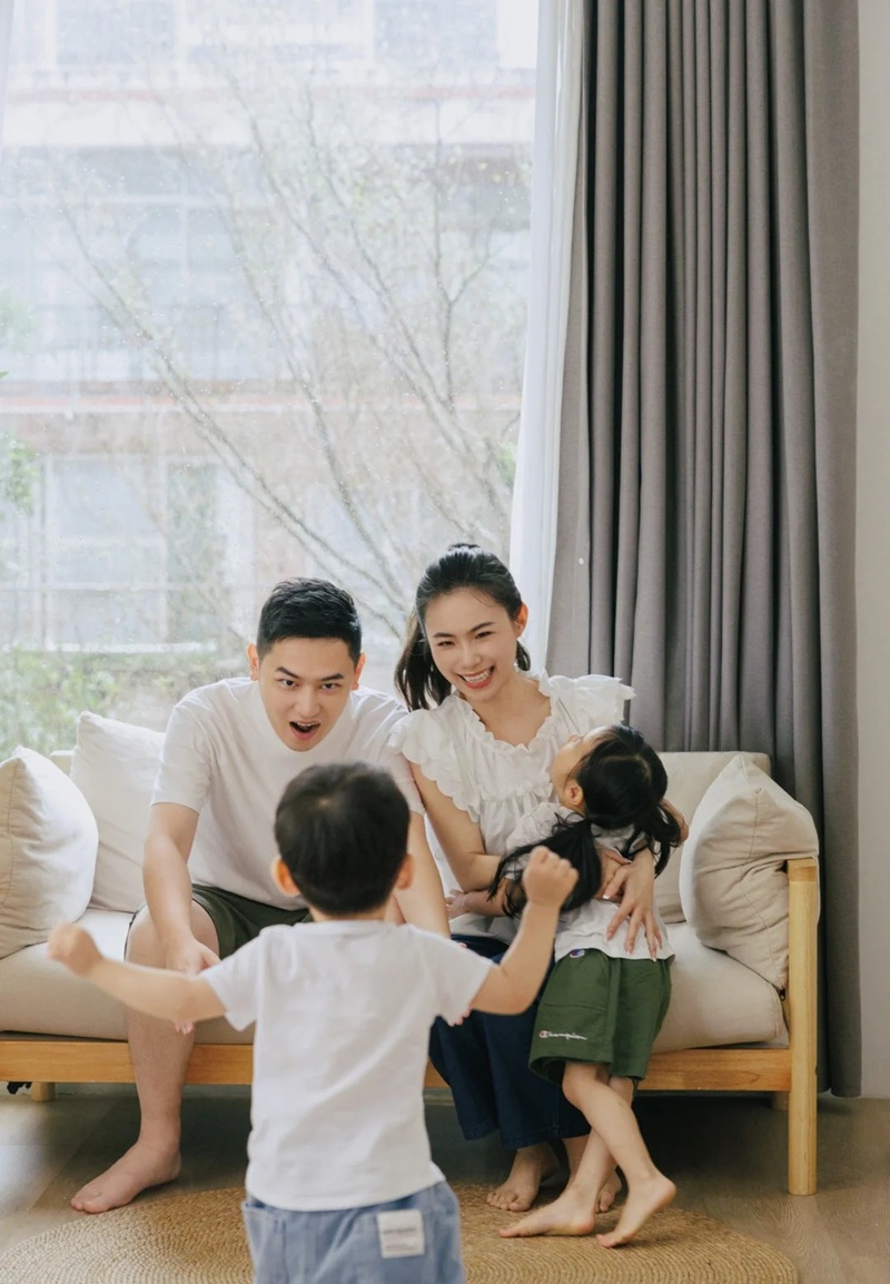hình ảnh gia đình 4 người cute 38