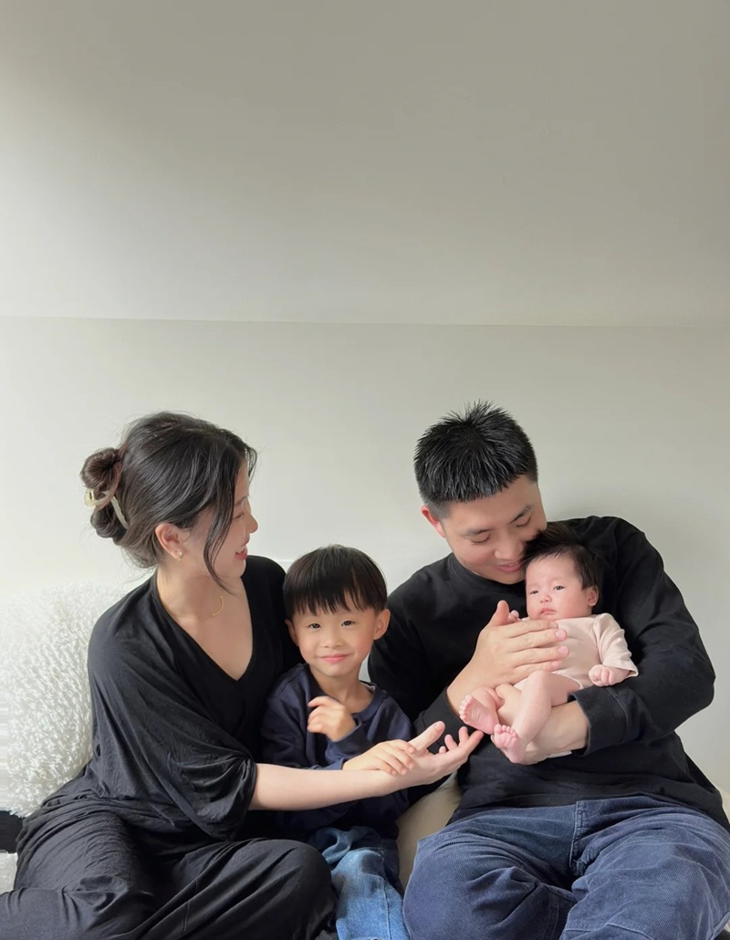 hình ảnh gia đình 4 người cute 39