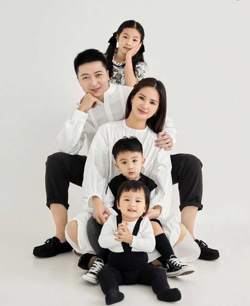 hình ảnh gia đình 5 người cute 17