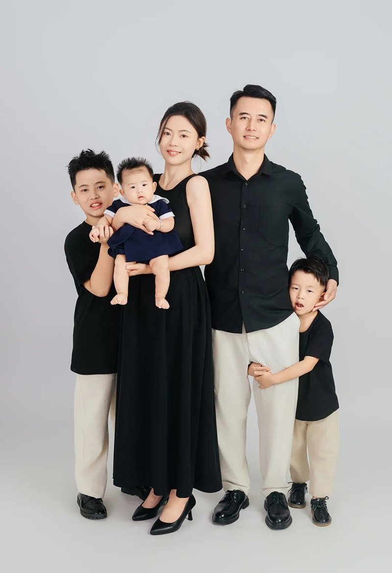 hình ảnh gia đình 5 người cute 22