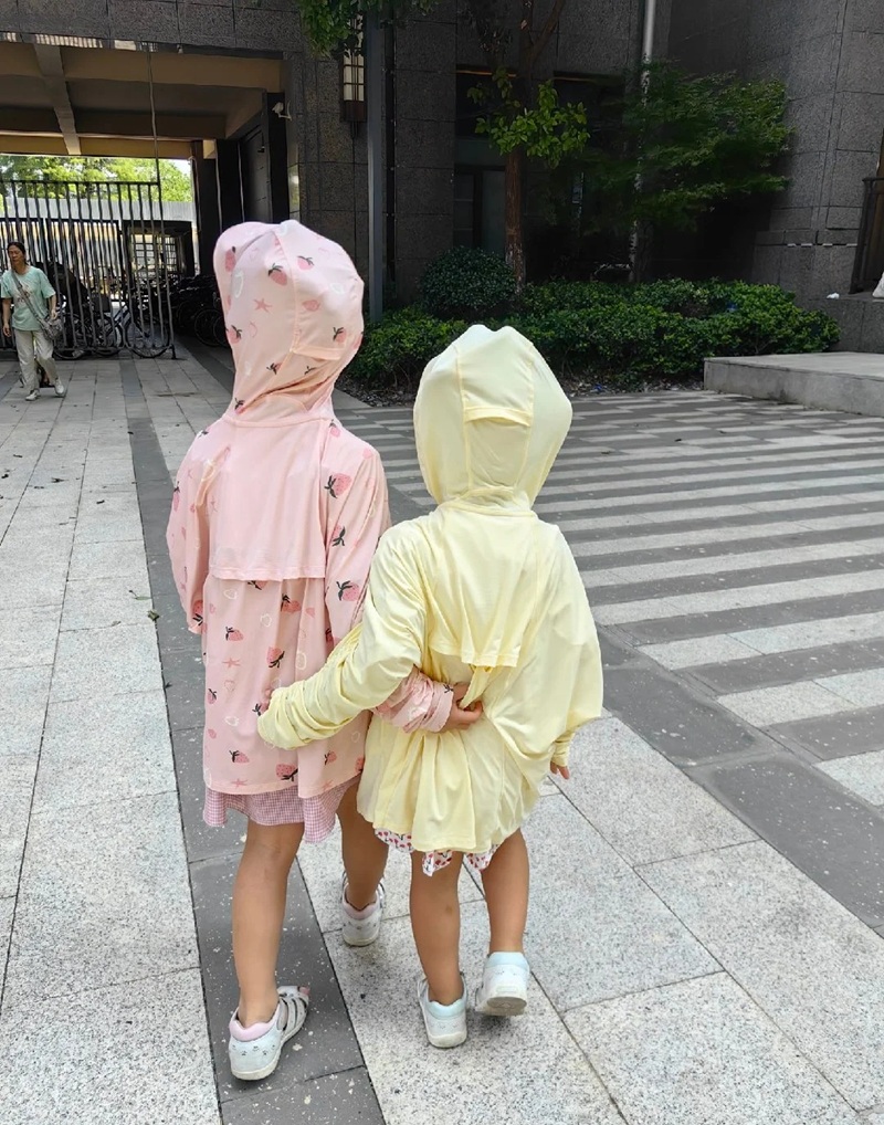 hình ảnh hai chị em cute 8