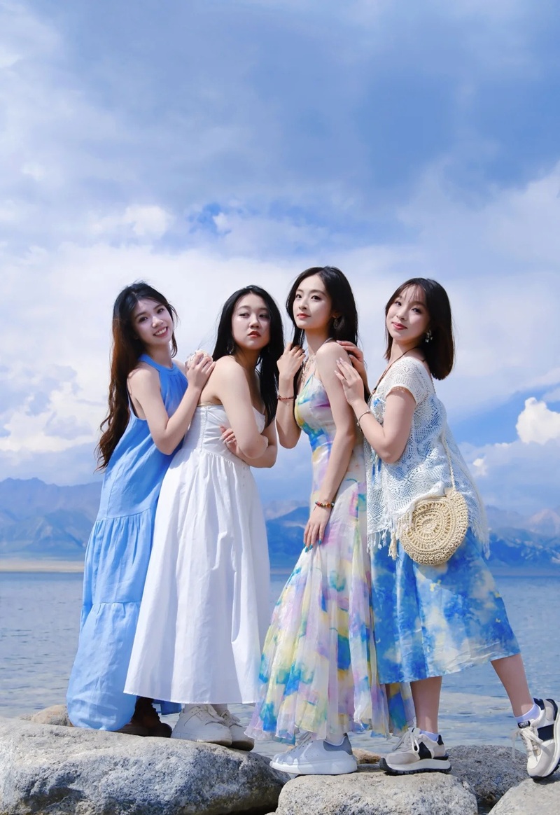 hình ảnh nhóm bạn thân 4 người cute 10