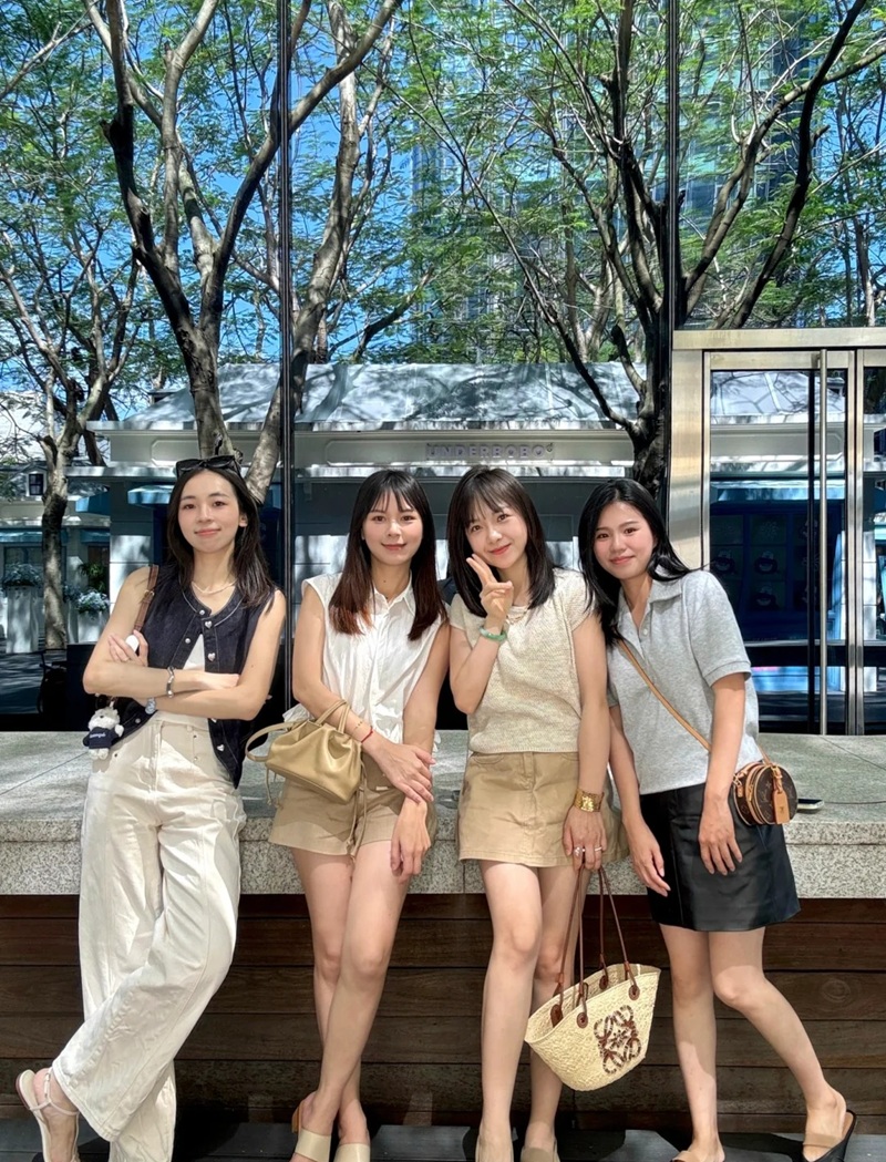 hình ảnh nhóm bạn thân 4 người cute 2