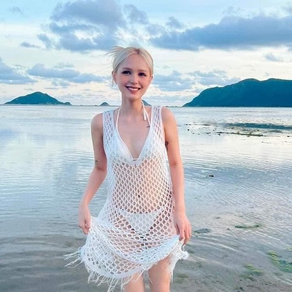 bikini siêu nhỏ và mỏng xuyên thấu (2)