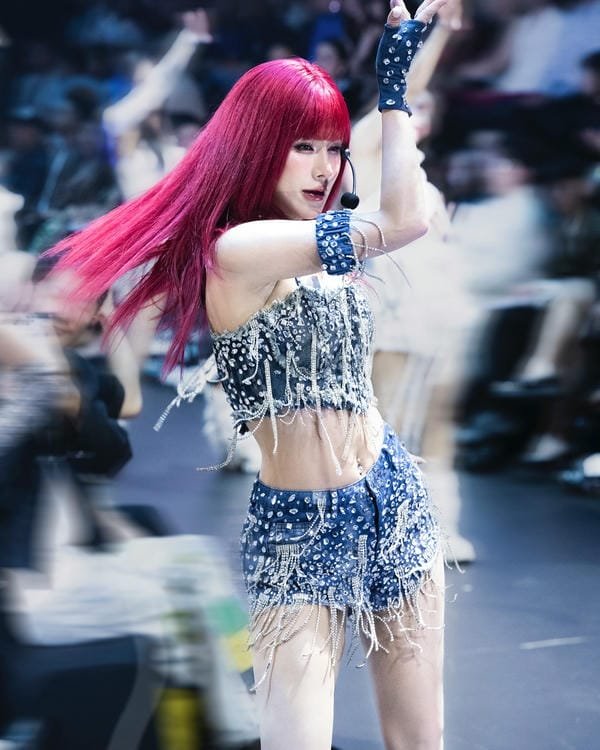 Diệp Lâm Anh sexy 5