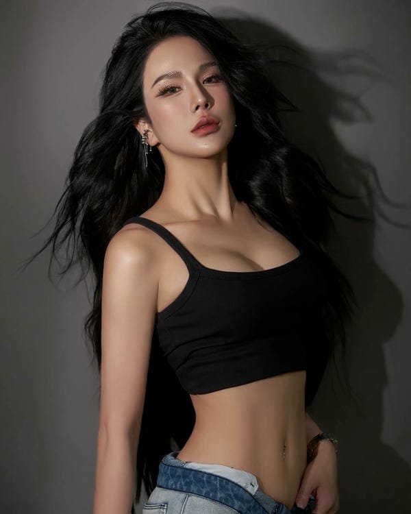 Diệp Lâm Anh sexy 9