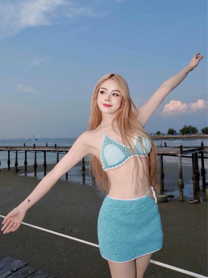 dj mie bikini 15