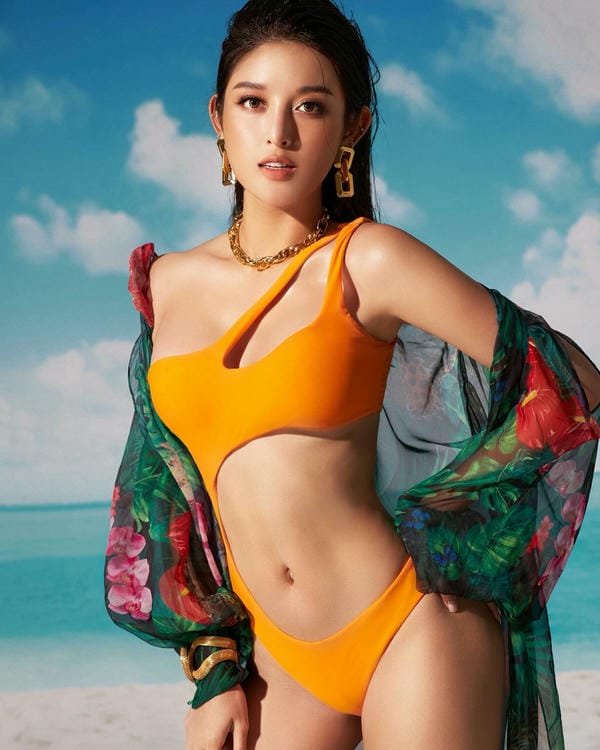 Huyền My bikini 6