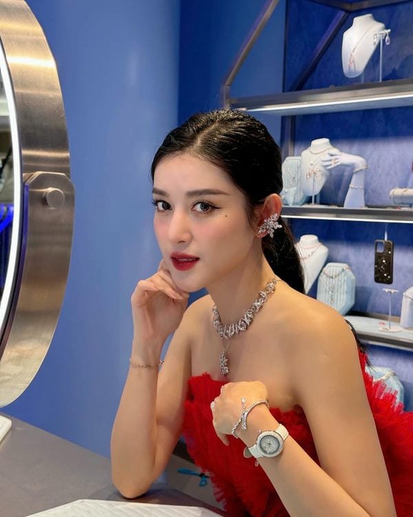 Huyền My sexy 11