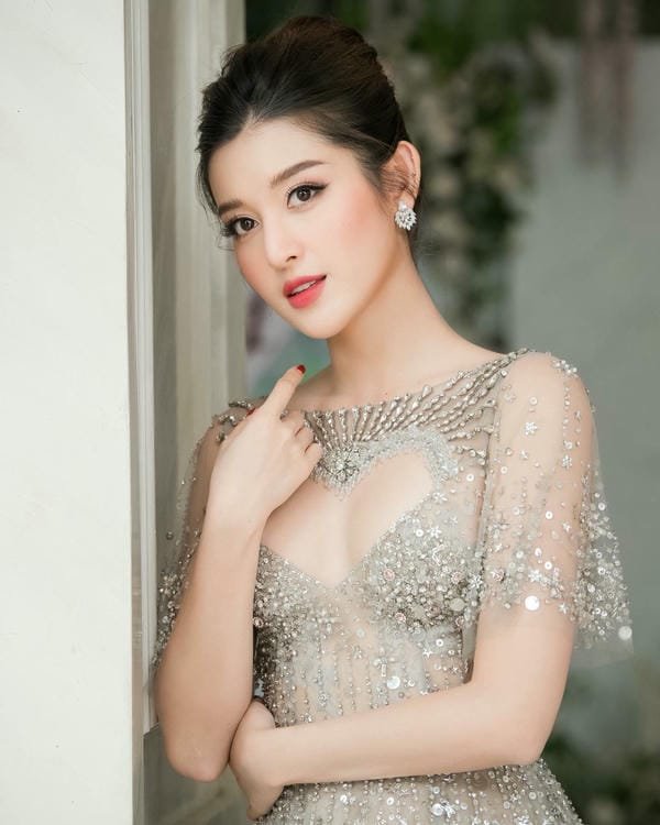 Huyền My sexy 5