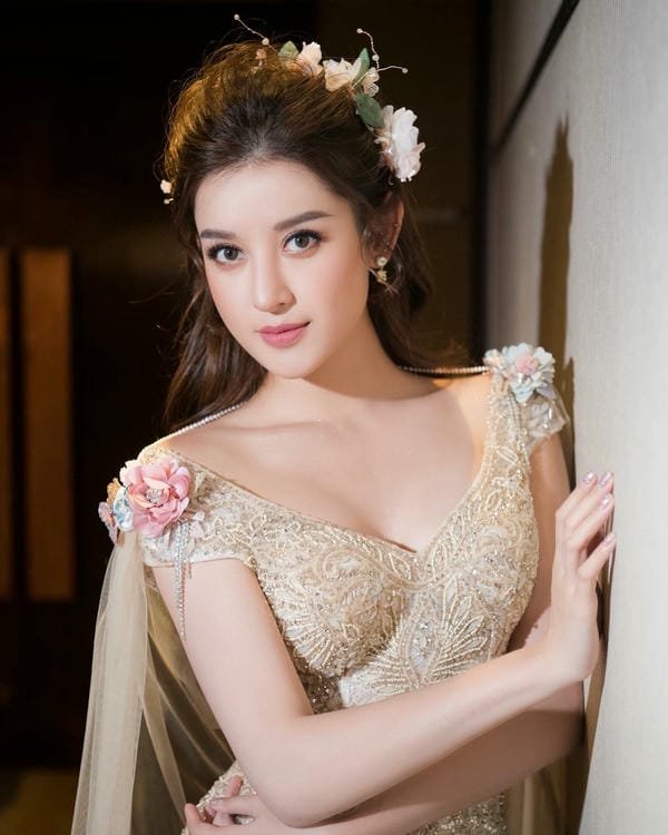 Huyền My sexy 6