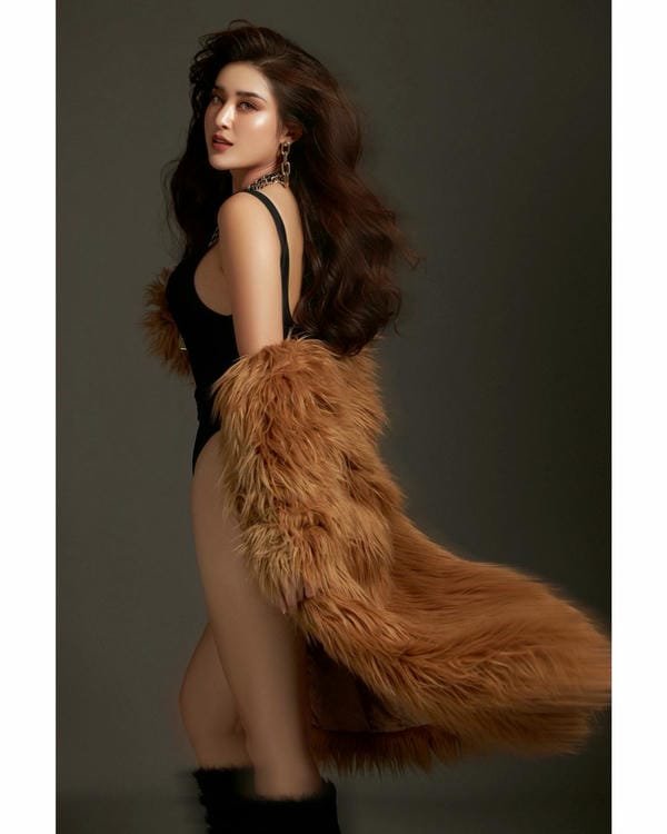Huyền My sexy 7