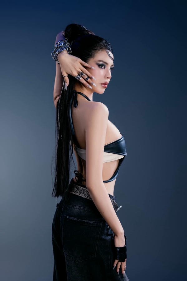 mai dora sexy (1)