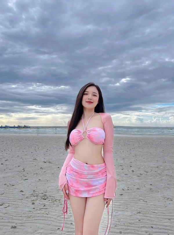 mc phương thảo bikini (3)