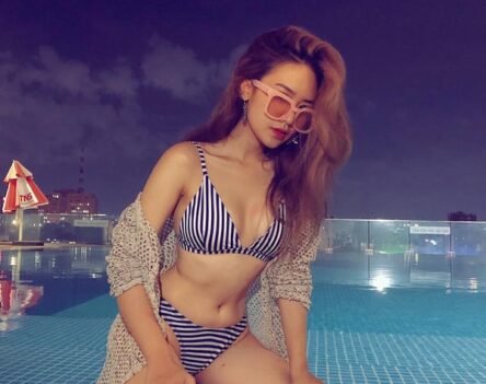 99+ Bộ ảnh Quyên Qui bikini cực quyến rũ hấp dẫn, nhìn chảy nước miếng