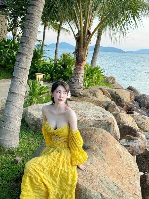 quỳnh nga sexy (8)