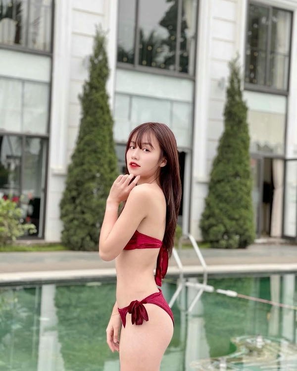 thị nhung mặc bikini (15)