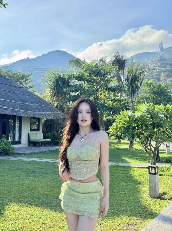 thị nhung mặc bikini (18)