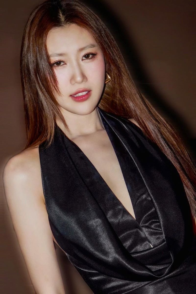 Thuý Ngân sexy 4