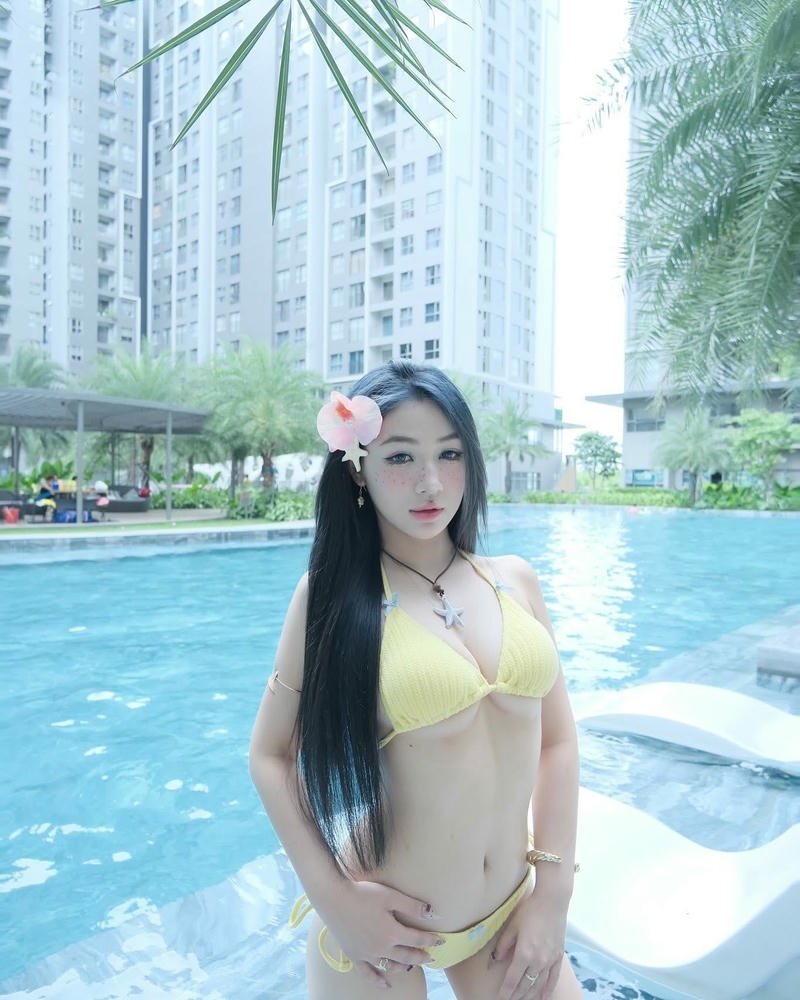 trần hà linh bikini (4)