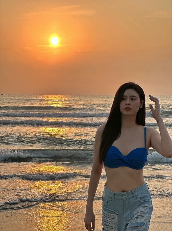 trương quỳnh anh bikini (2)
