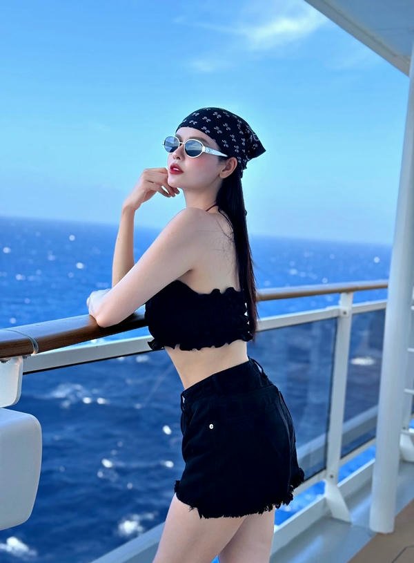 trương quỳnh anh sexy (17)