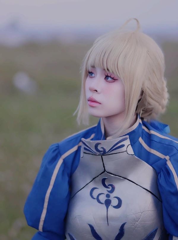 alter saber cosplay