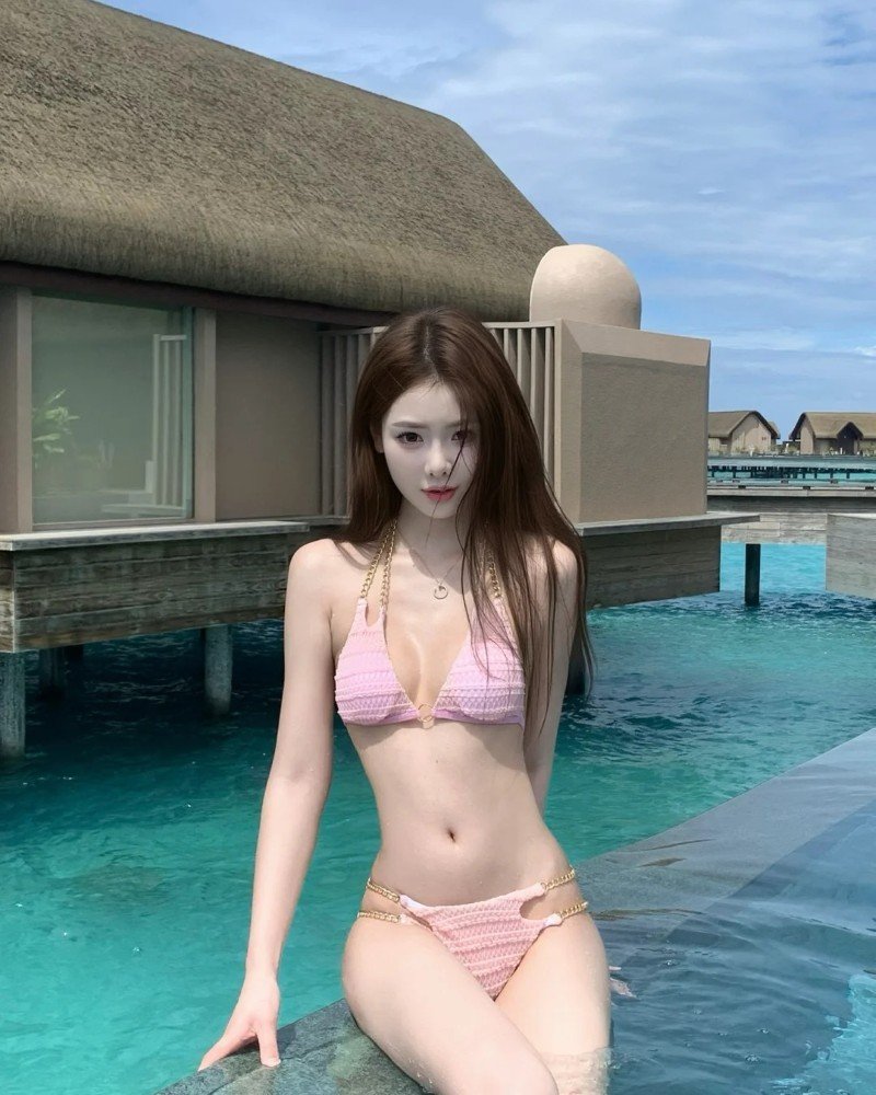 ảnh gái mặc bikini 14