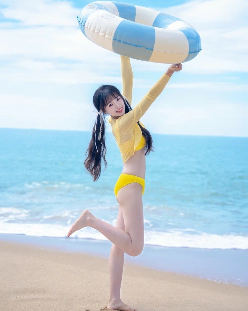 ảnh gái mặc bikini 18