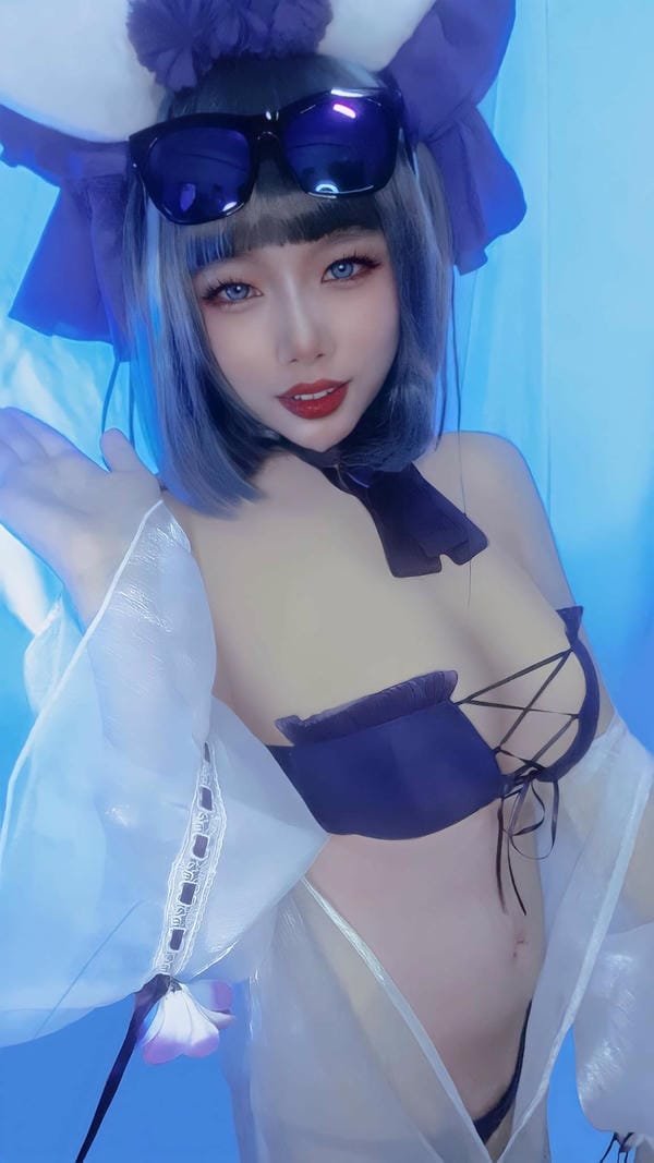 azure cosplay 1