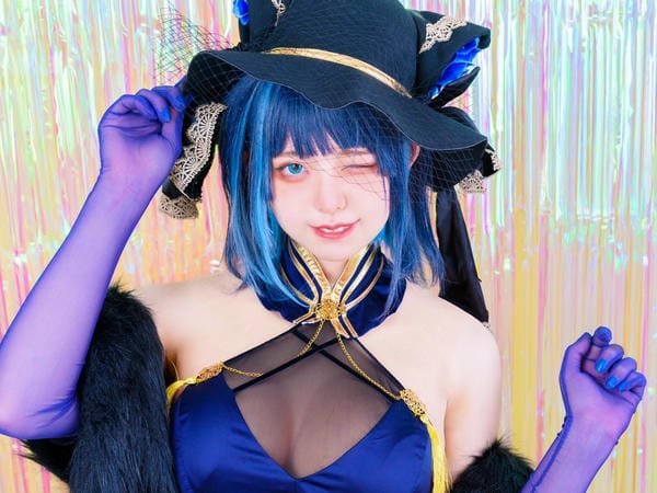 azure cosplay 4