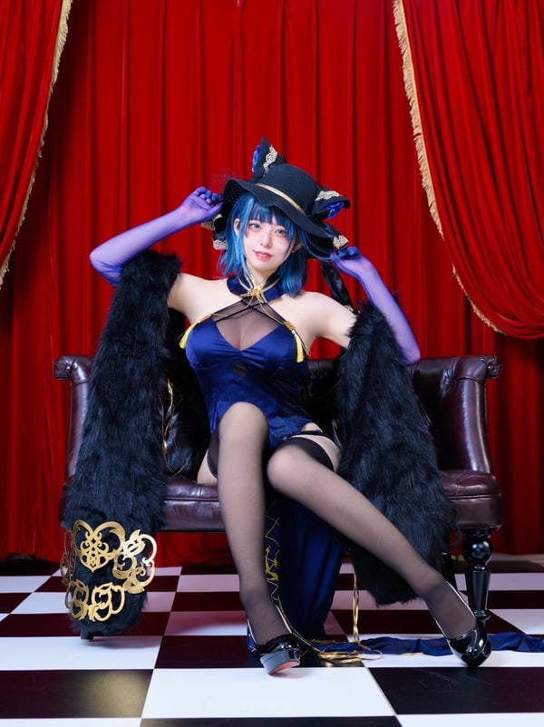 azure cosplay 5