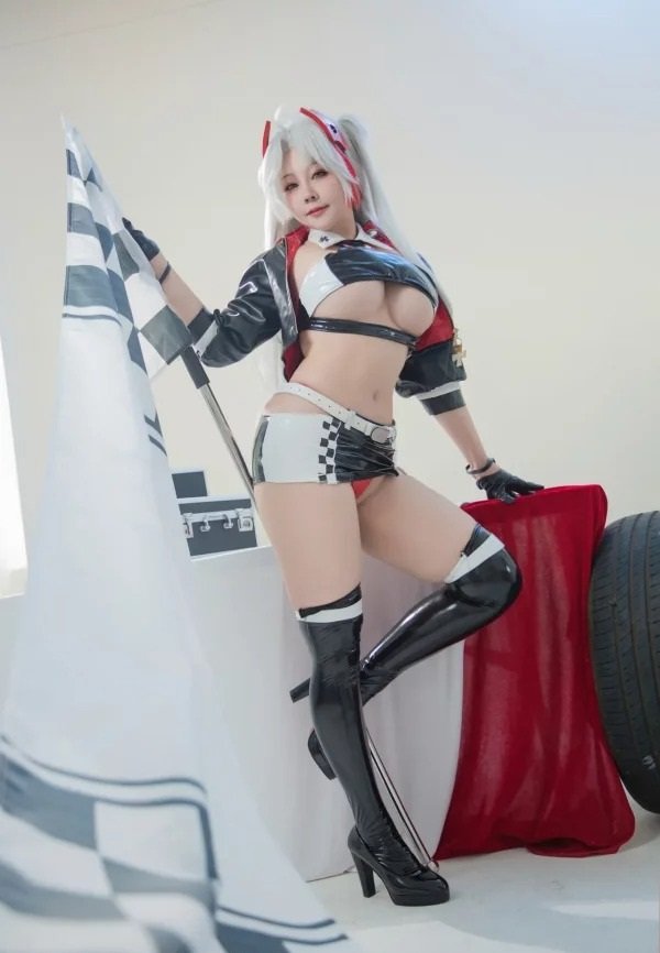 cosplay Prinz Eugen (5)