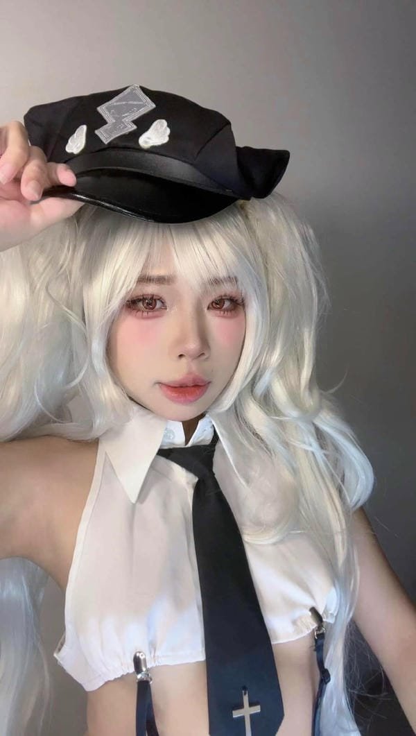 cosplay cảnh sát 13