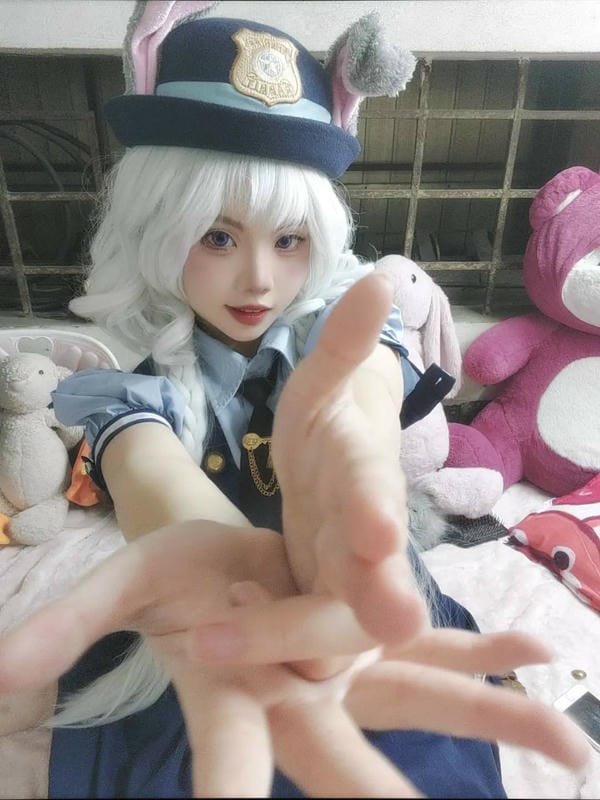 cosplay cảnh sát 24