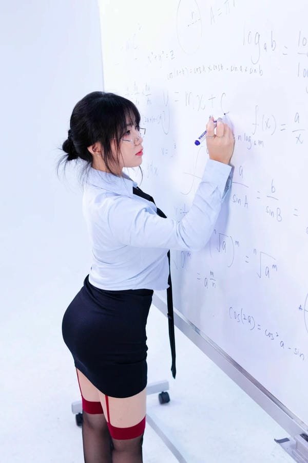 cosplay cô giáo 25