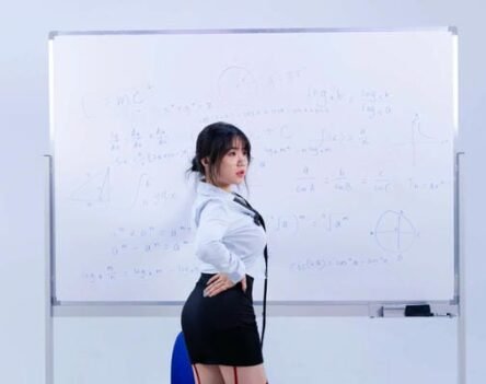 Ngắm 99+ ảnh cosplay cô giáo dịu dàng nhưng không kém phần cuốn hút