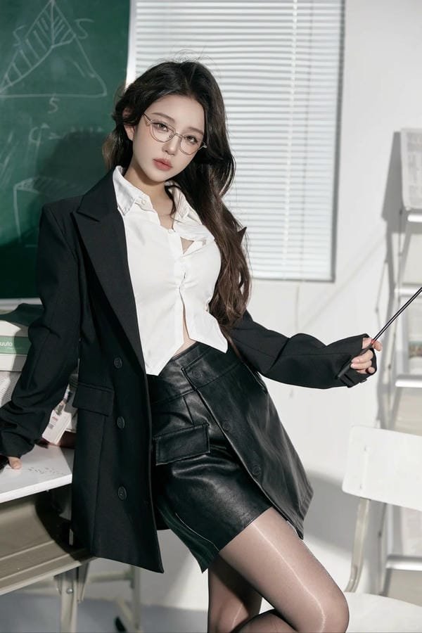 cosplay cô giáo 5