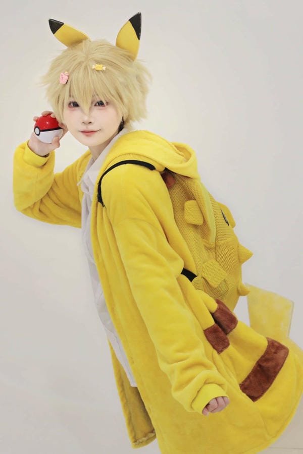 cosplay pikachu nature